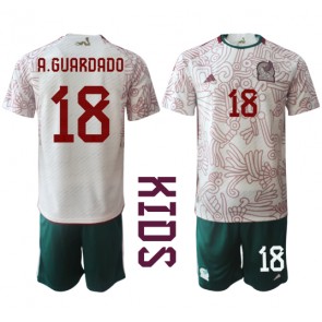 Mexiko Andres Guardado #18 kläder Barn VM 2022 Bortatröja Kortärmad (+ korta byxor)